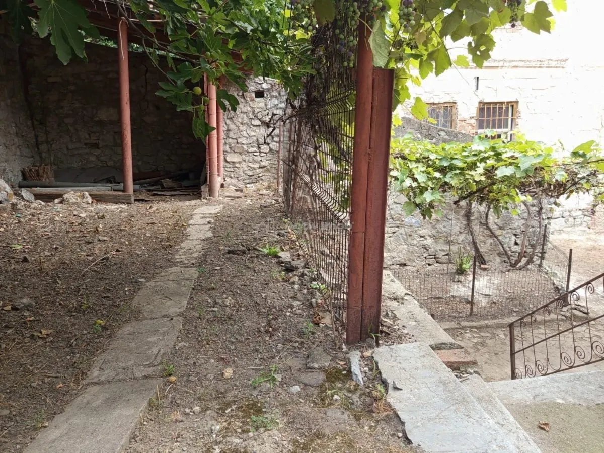 奥拉维察，钥匙入住房屋，7间房间，阁楼改造可能，价格可议 - foto 12