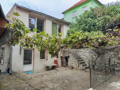 奥拉维察，钥匙入住房屋，7间房间，阁楼改造可能，价格可议 - foto 14
