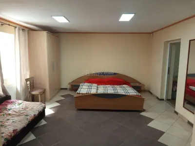 奥拉维察，钥匙入住房屋，7间房间，阁楼改造可能，价格可议 - foto 3