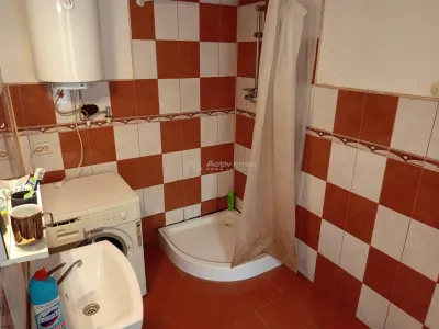 奥拉维察，钥匙入住房屋，7间房间，阁楼改造可能，价格可议 - foto 24