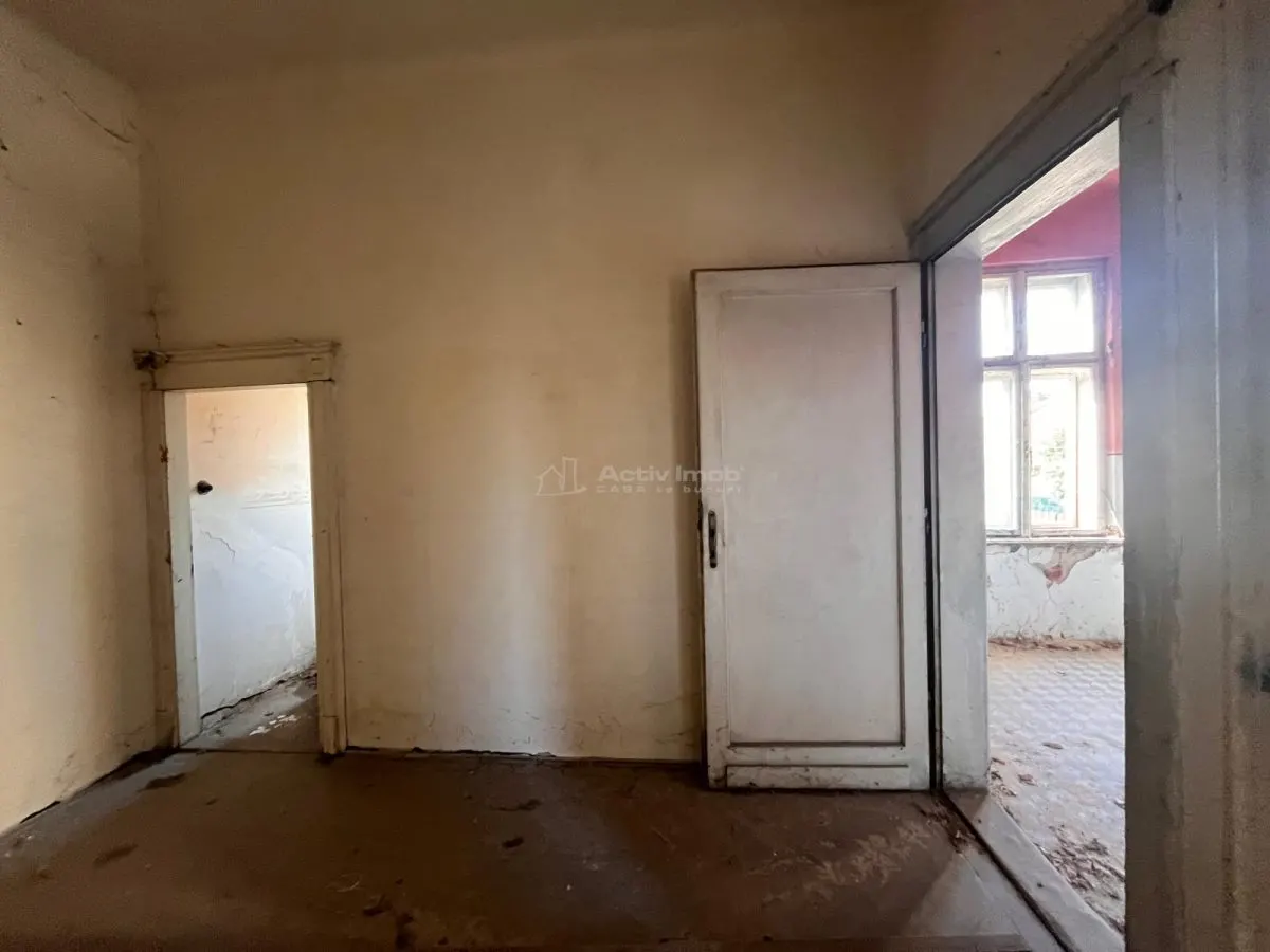 Timisoara, Vila Cu Teren Generos De 802 Mp. Zona Balcescu-Elisabetin - foto 11