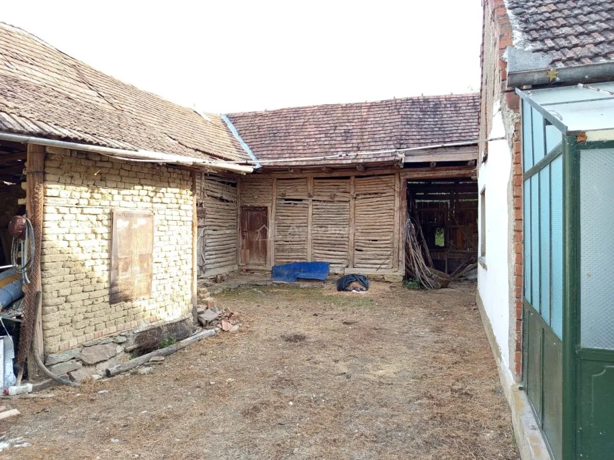 House / villa for sale 135 sqm in Ciuchici - foto 9
