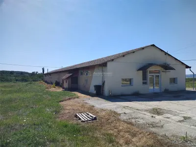 工业厂房出售或出租 – 米什卡，比霍尔县 – 建筑面积972平方米，土地12,538平方米 - foto 2