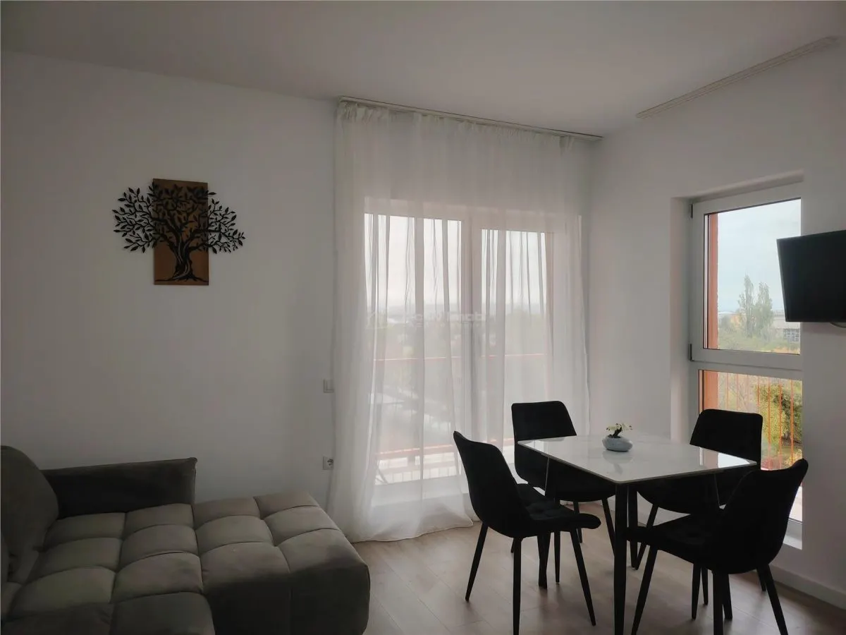 Apartament cu 3 camere, complet mobilat si utilat, in bloc nou - foto 3