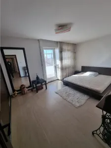 Apartament 3 cam renovat et 3 din 4 zona F-uri - Alexandria