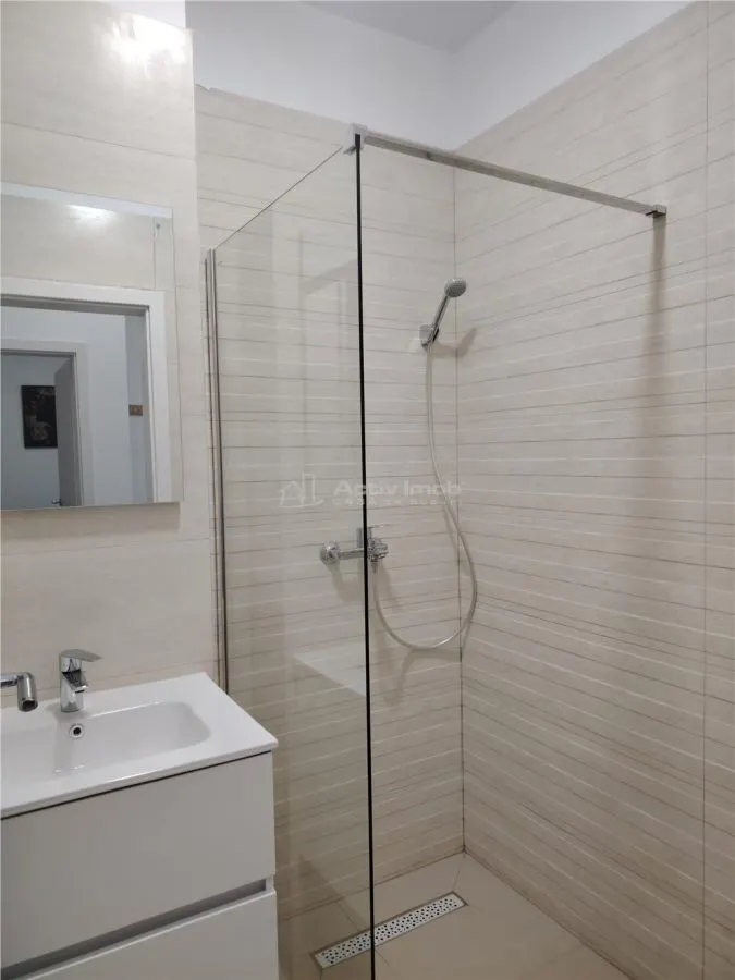 Apartament 2 camere, bloc nou, mobilat si utilat modern - foto 4