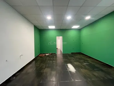 LUGOJ, DE INCHIRIAT – SPATIU COMERCIAL CENTRAL, 95 MP, (LANGA POLITIE) - foto 2