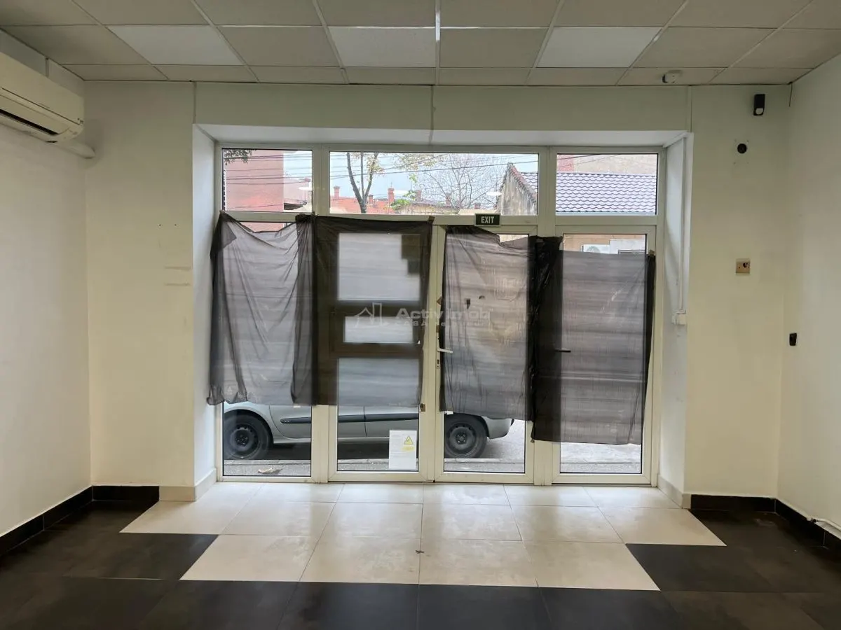 LUGOJ, DE INCHIRIAT – SPATIU COMERCIAL CENTRAL, 95 MP, (LANGA POLITIE) - foto 14