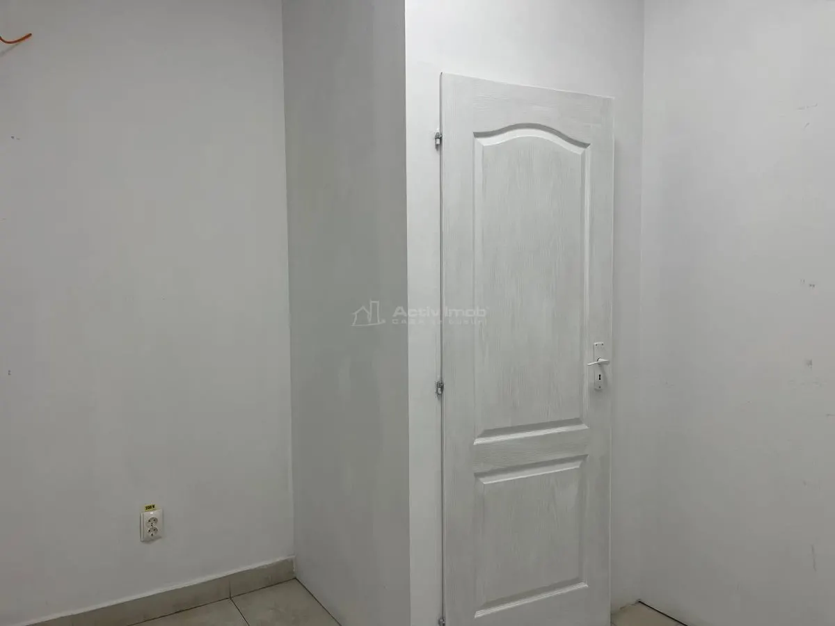 LUGOJ, DE INCHIRIAT – SPATIU COMERCIAL CENTRAL, 95 MP, (LANGA POLITIE) - foto 18