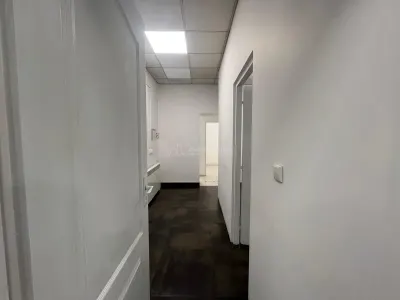 LUGOJ, DE INCHIRIAT – SPATIU COMERCIAL CENTRAL, 95 MP, (LANGA POLITIE) - foto 21