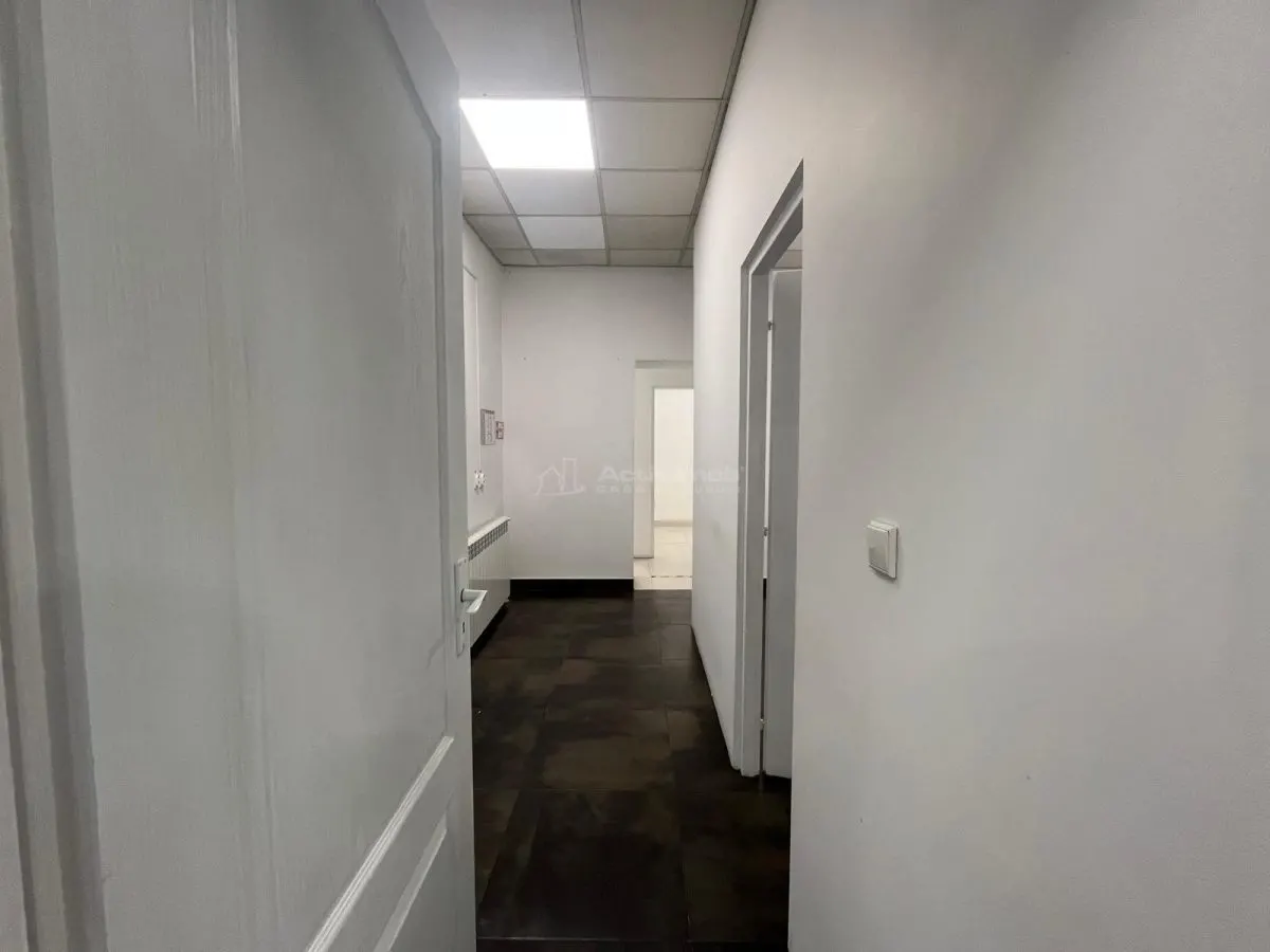 LUGOJ, DE INCHIRIAT – SPATIU COMERCIAL CENTRAL, 95 MP, (LANGA POLITIE) - foto 21