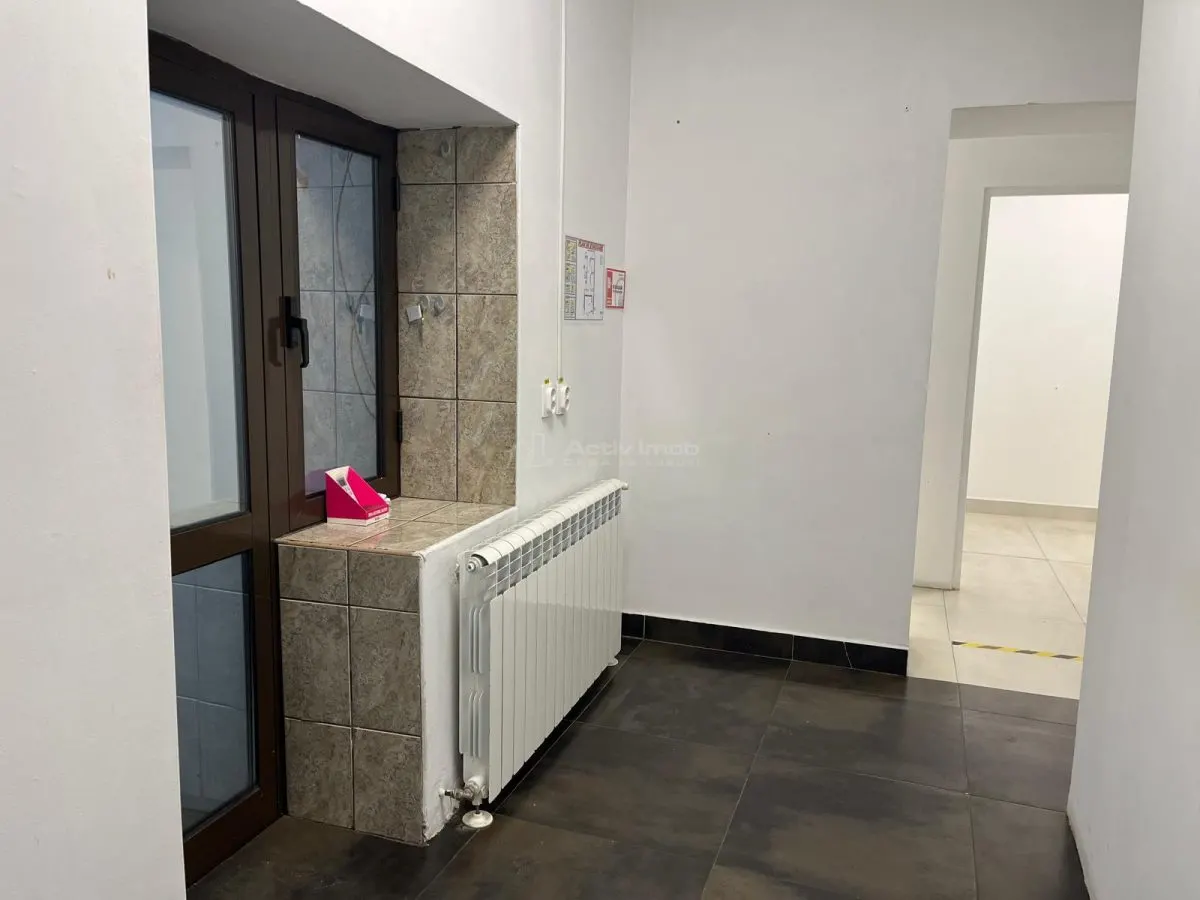 LUGOJ, DE INCHIRIAT – SPATIU COMERCIAL CENTRAL, 95 MP, (LANGA POLITIE) - foto 23