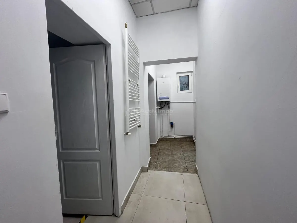 LUGOJ, DE INCHIRIAT – SPATIU COMERCIAL CENTRAL, 95 MP, (LANGA POLITIE) - foto 5