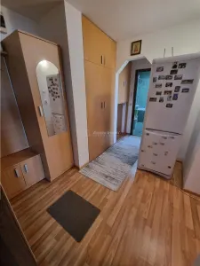 Apartament 2 cam decomandat renovat si mobilat zona 800 - Alexandria