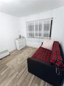 Apartament 2 camere ultracentral in Moldova Noua - Moldova Noua