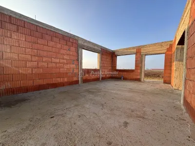 Casa noua la rosu - Tarian – Girisu de Cris - Teren 560 mp - foto 11