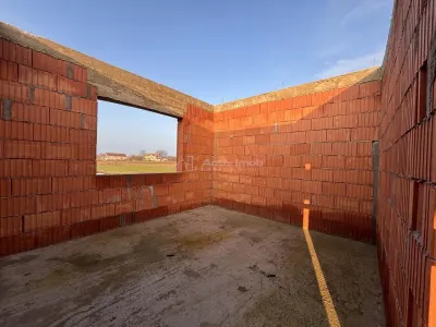 Casa noua la rosu - Tarian – Girisu de Cris - Teren 560 mp - foto 10