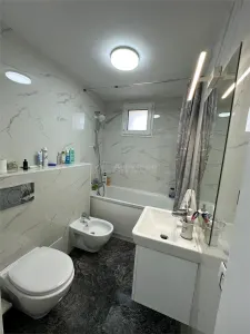 Resita, Appartement Premium 2 Chambres, Agencement Semidécomantagé, Centre-Ville - foto 12