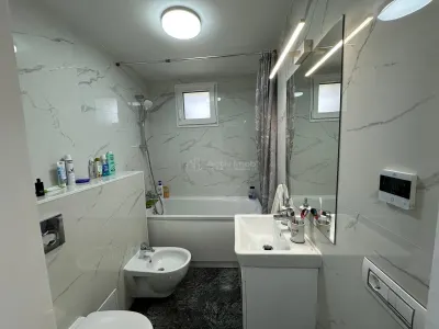 Resita, Appartement Premium 2 Chambres, Agencement Semidécomantagé, Centre-Ville - foto 13
