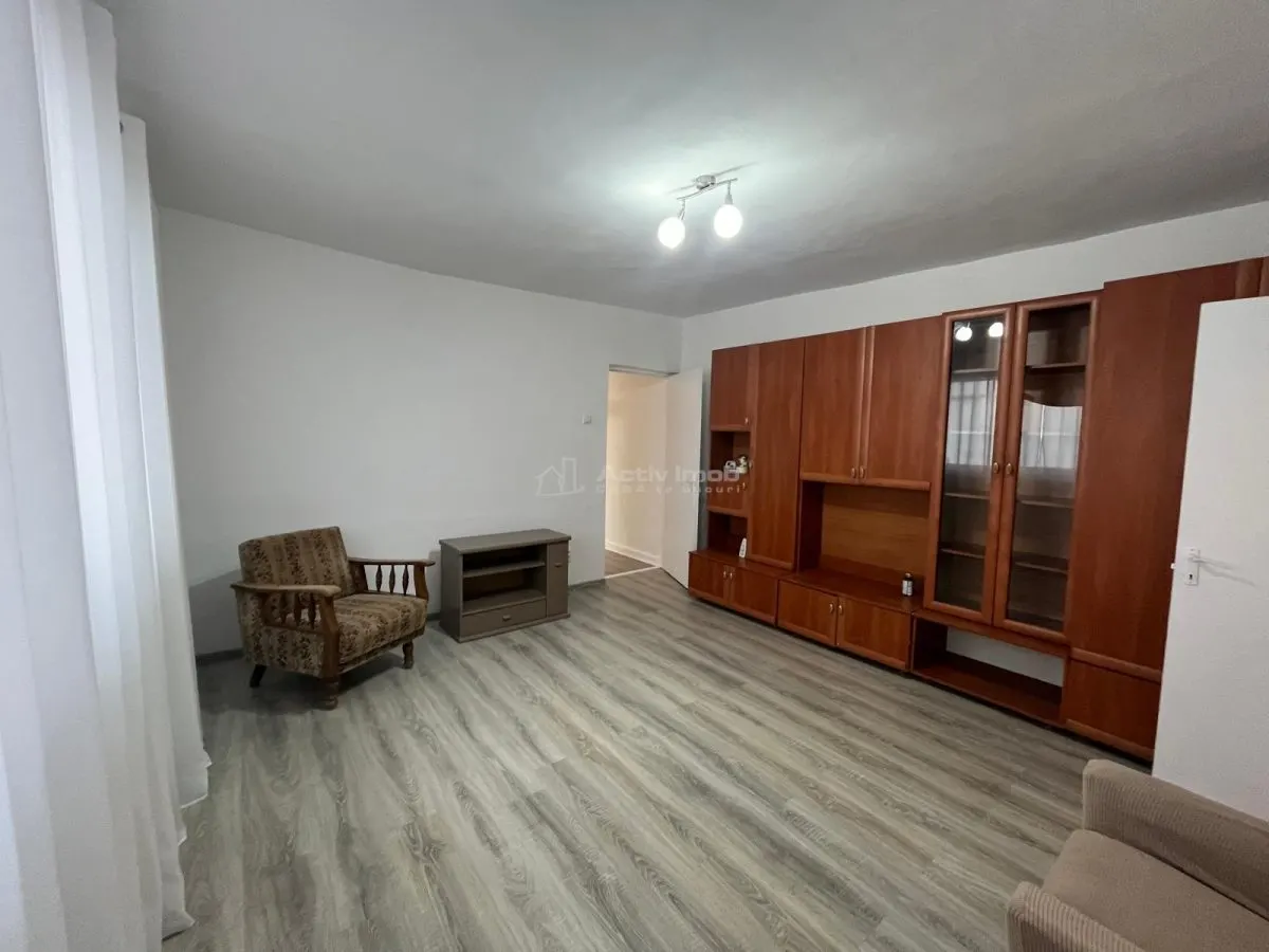Lugoj, Ap. 2 Cam. Et. 3 Recent Renovat, Zona Timisorii - foto 2