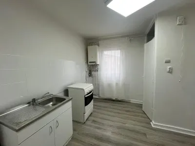 Lugoj, Ap. 2 Cam. Et. 3 Recent Renovat, Zona Timisorii - foto 11