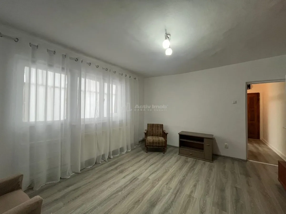 Lugoj, Ap. 2 Cam. Et. 3 Recent Renovat, Zona Timisorii - foto 19