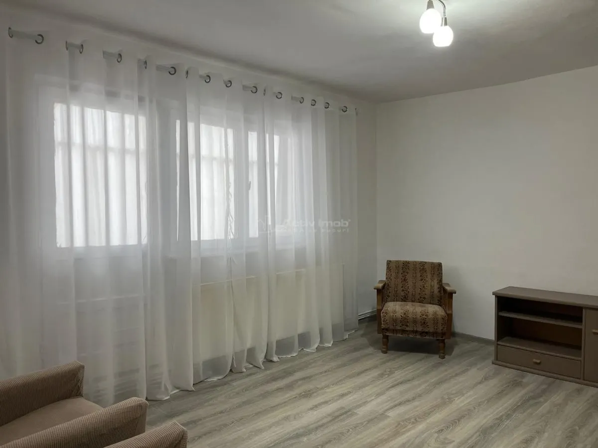 Lugoj, Ap. 2 Cam. Et. 3 Recent Renovat, Zona Timisorii - foto 20