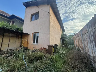 Casa mica de renovat - central - Oradea