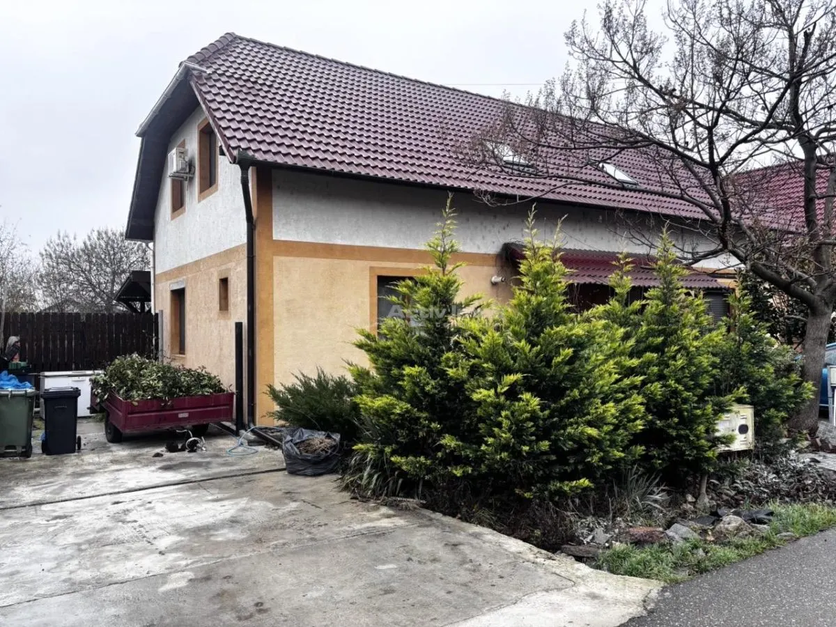 Casa cu grădina - Cartierul Nou - foto 1