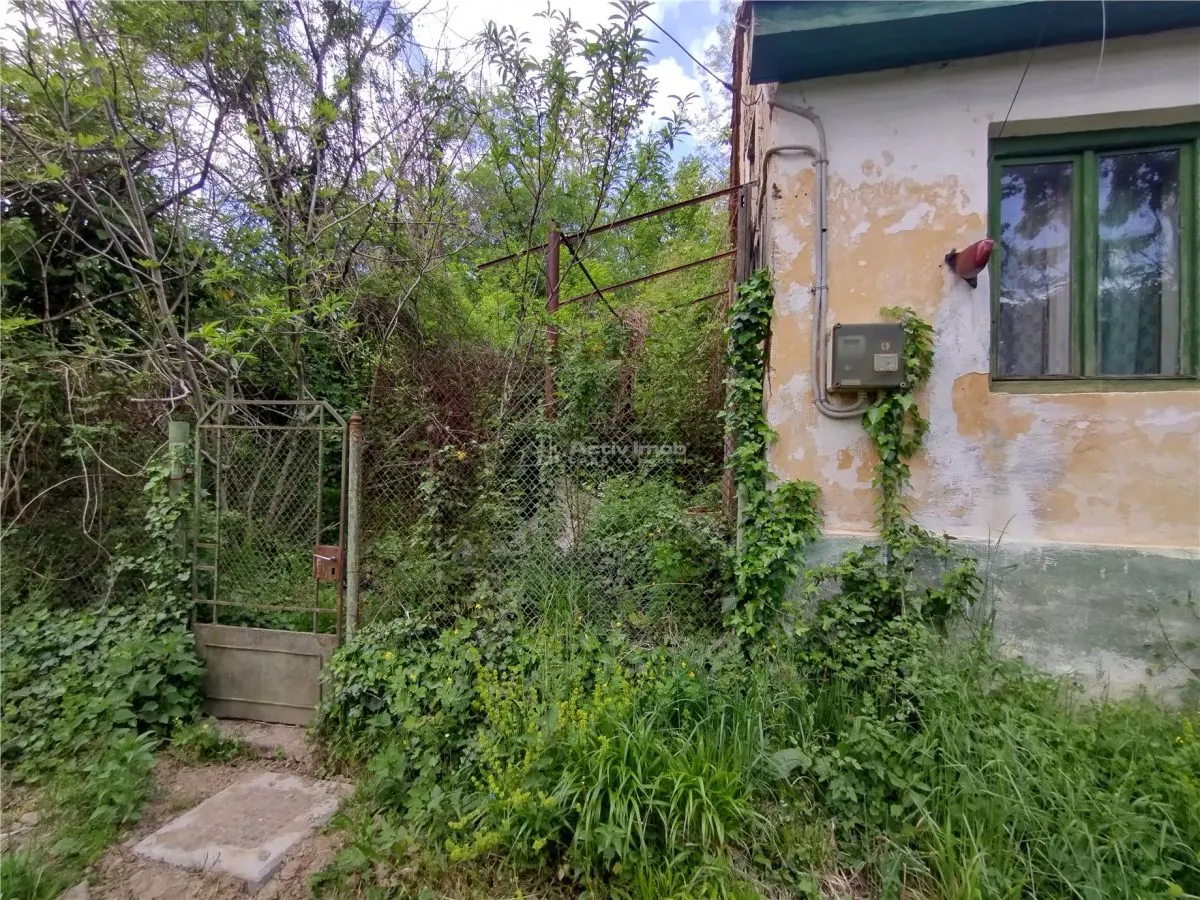 House / villa for sale 30 sqm in Sasca Montana - foto 3