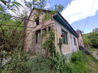 House / villa for sale 30 sqm in Sasca Montana - foto 4