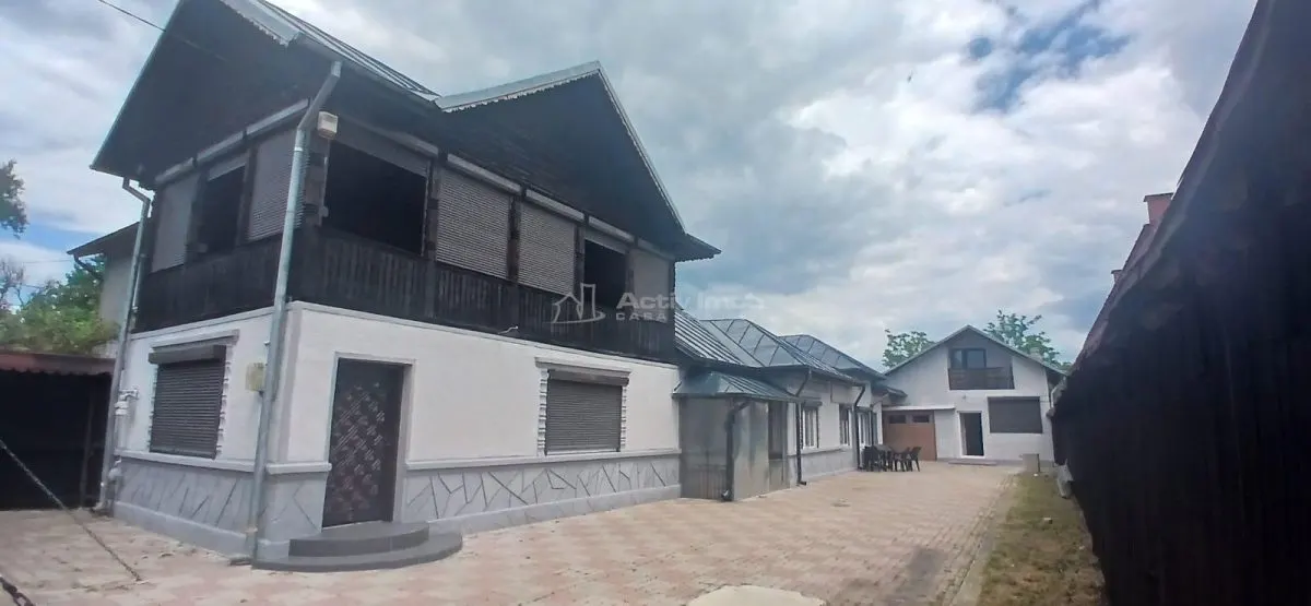 Casa 8 camere de vanzare Valea Voievozilor Targoviste 653mp teren - foto 1