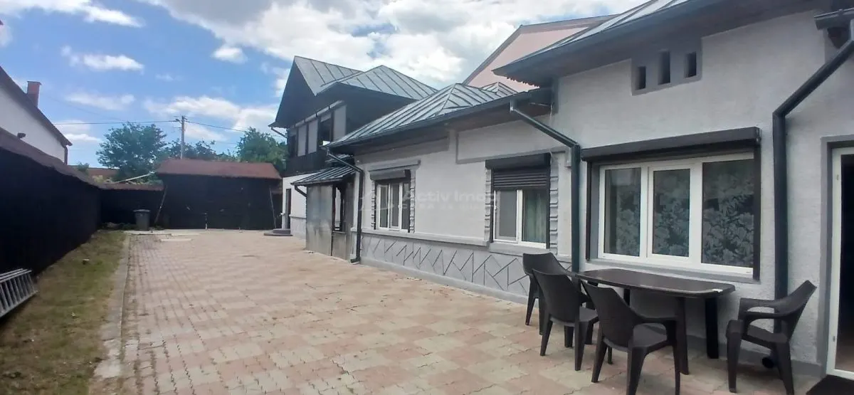 Casa 8 camere de vanzare Valea Voievozilor Targoviste 653mp teren - foto 11