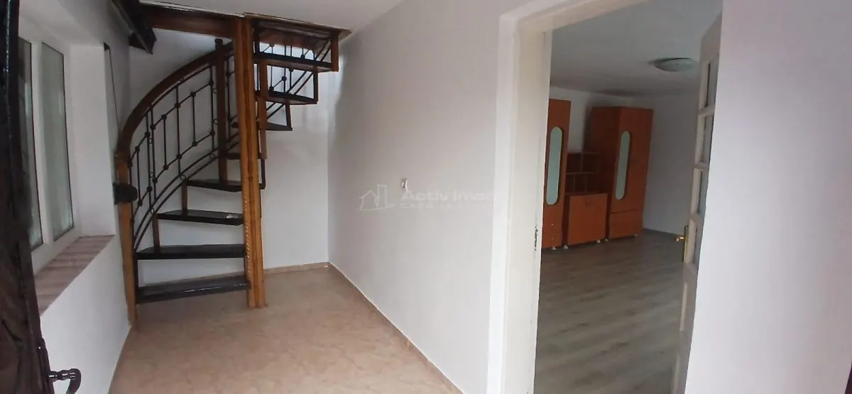 Casa 8 camere de vanzare Valea Voievozilor Targoviste 653mp teren - foto 6