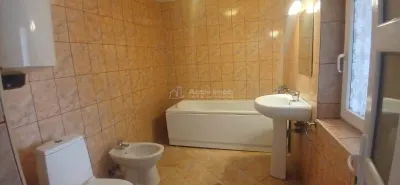 Casa 8 camere de vanzare Valea Voievozilor Targoviste 653mp teren - foto 7