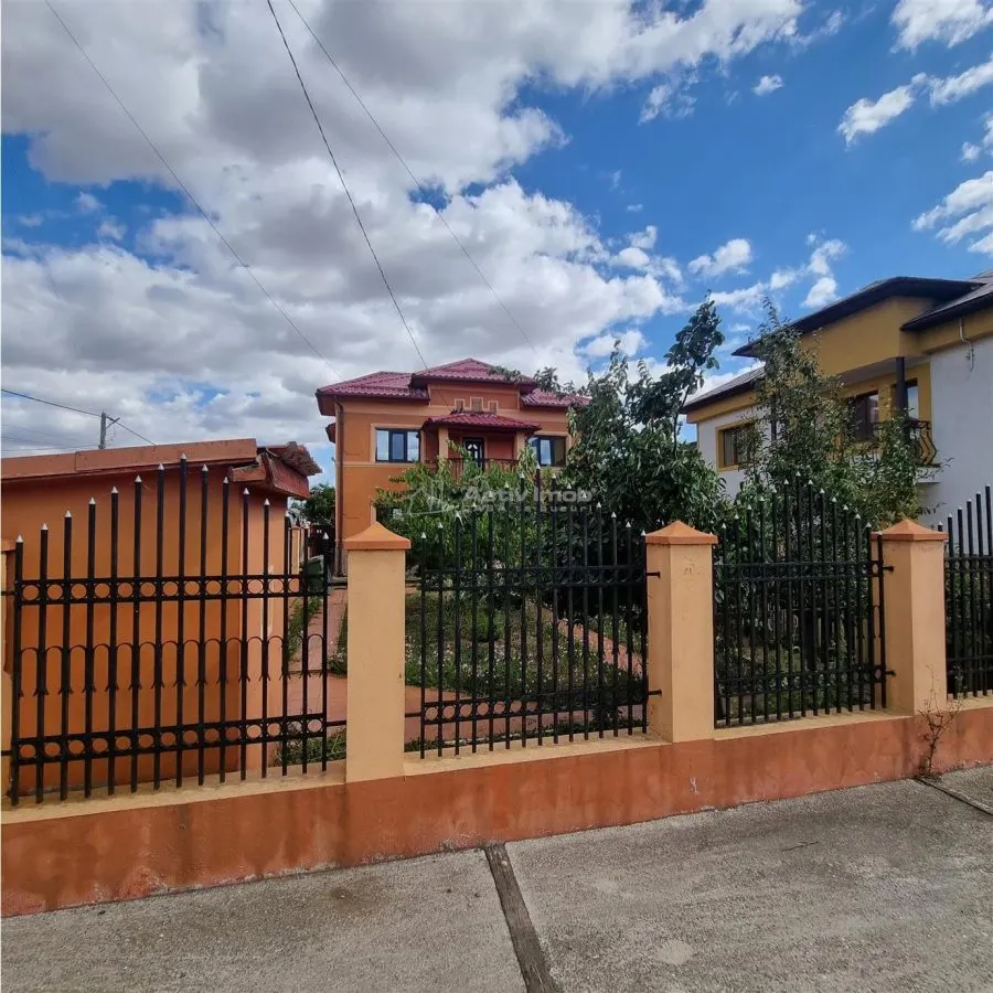 Casa Vila si curte in Poroschia - foto 12