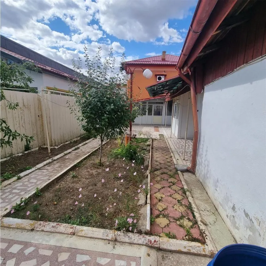 Casa Vila si curte in Poroschia - foto 17