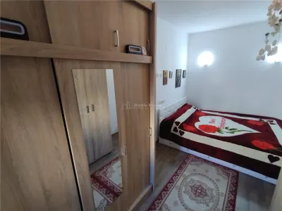 Oravita, Appartement Clés en Main, 3 Chambres, 1er Étage, Confort Standard, Commission Zéro - foto 4
