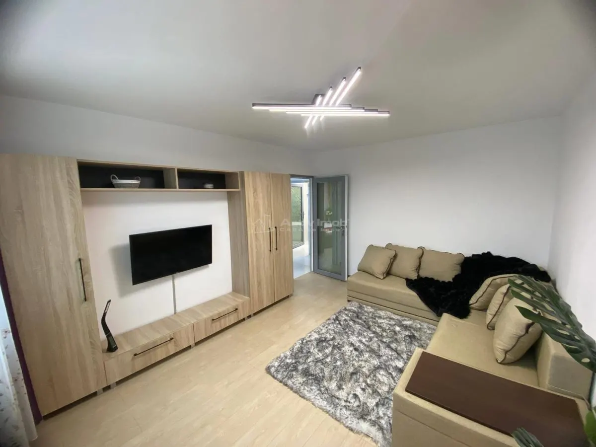 2-Bedroom Luxury Apartment - Eroii Revolutiei, Serban Voda - foto 2