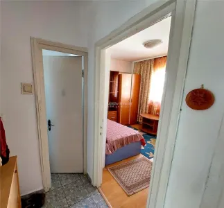 3 camere,decomandat, CENTRU - Str. Victoriei, etaj 3 - foto 13