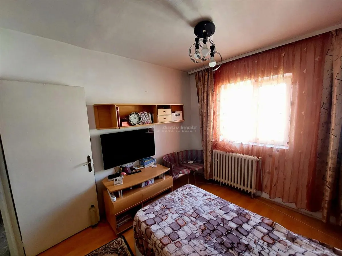 3 camere,decomandat, CENTRU - Str. Victoriei, etaj 3 - foto 6