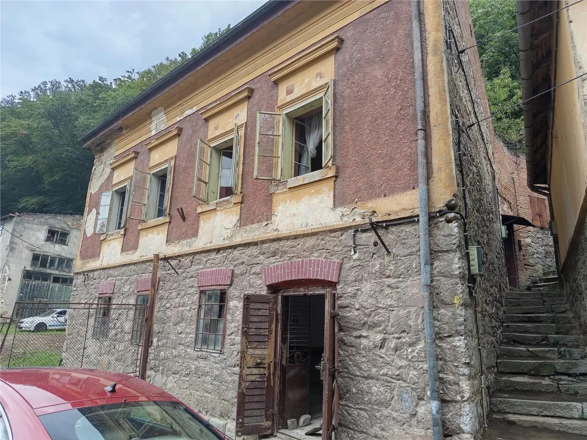 奥拉维察，带商业空间的房屋，拉库尔米克区，价格可议 - foto 18