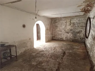 奥拉维察，带商业空间的房屋，拉库尔米克区，价格可议 - foto 21
