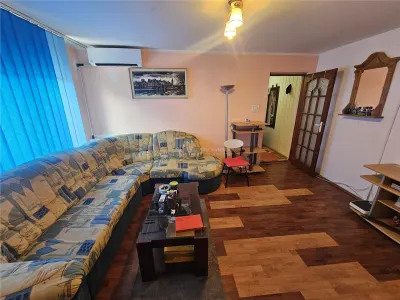 Resita, 3-Bedroom Apartment, 2nd Floor, Furnished & Equipped - foto 2
