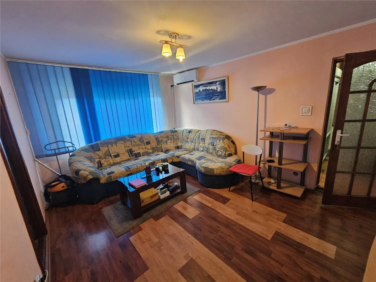 Resita, 3-Bedroom Apartment, 2nd Floor, Furnished & Equipped - foto 15
