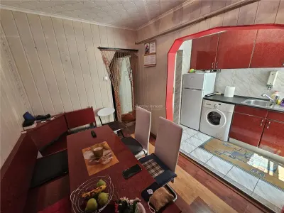 Resita, 3-Bedroom Apartment, 2nd Floor, Furnished & Equipped - foto 7