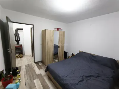 2-Bedroom Apartment, Central Moldova Nouă, Near Market & School - foto 4