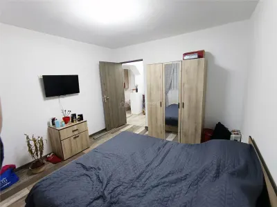 2-Bedroom Apartment, Central Moldova Nouă, Near Market & School - foto 7