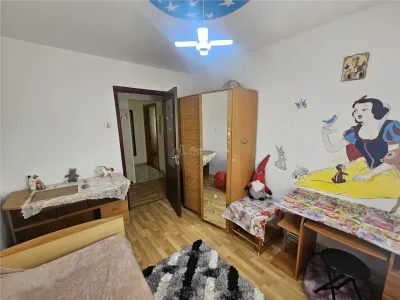 Resita, 3-Bedroom Split-Layout Apartment, Furnished & Equipped, Micro 2 - foto 17