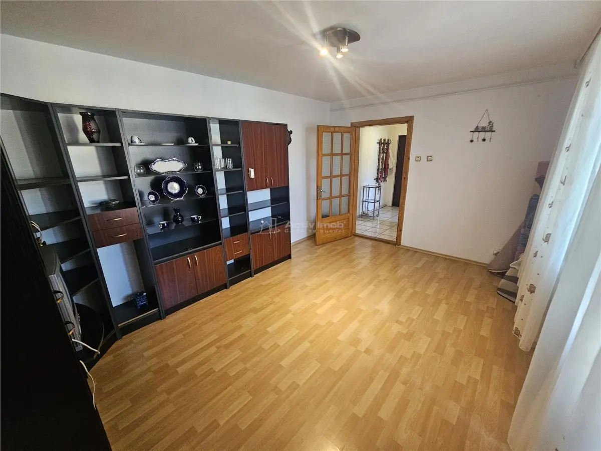 Resita, 3-Bedroom Split-Layout Apartment, Furnished & Equipped, Micro 2 - foto 4